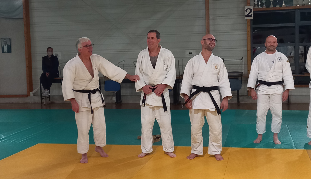 Jujitsu : deux nouvelles ceintures noires