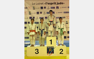 61b614e072f93_lucaspodium.jpg