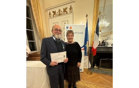 Remise du prix de la médaille d’Or de la jeunesse et des sports et de l'engagement associatif.